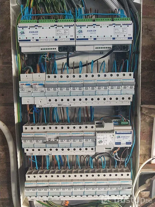 installation-eclairage-interieur.jpg